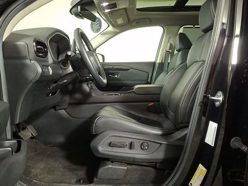 Used 2024 Honda Pilot Touring image 16