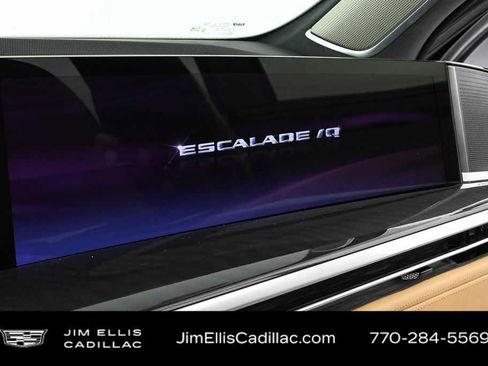 New 2025 Cadillac Escalade IQ Luxury 2 image 17