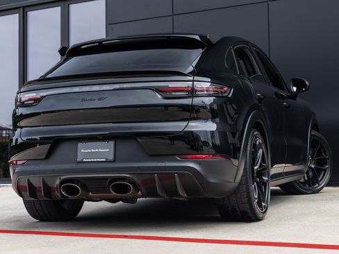 Certified 2023 Porsche Cayenne Turbo GT AWD/4WD image 11