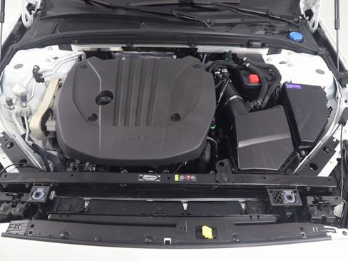 Used 2024 Volvo V60 B5 Cross Country Plus image 51