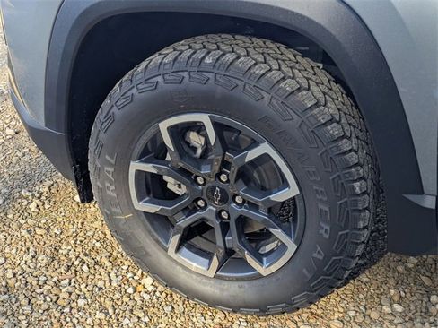 New 2026 Chevrolet Equinox ACTIV w/ Safety and Technology Package image 7