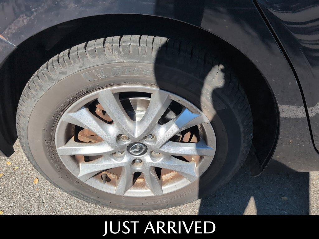 Used 2018 MAZDA MAZDA3 Sport w/ Preferred Equipment Package FWD image 11