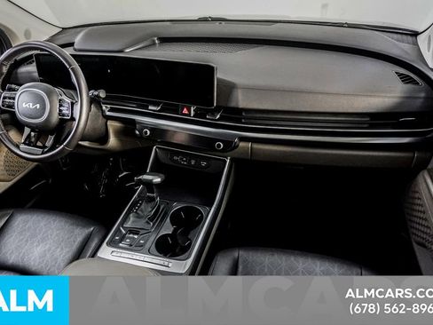 Used 2025 Kia Carnival FWD image 23