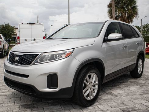 Used 2014 Kia Sorento LX FWD image 3