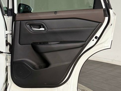 Used 2023 Nissan Rogue SV w/ SV Premium B Package image 52