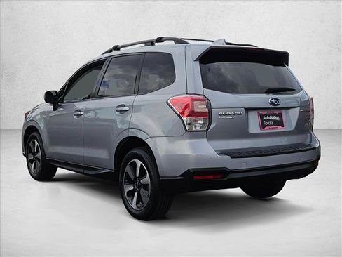 Used 2017 Subaru Forester 2.5i Premium w/ Popular Package #2A AWD/4WD image 8