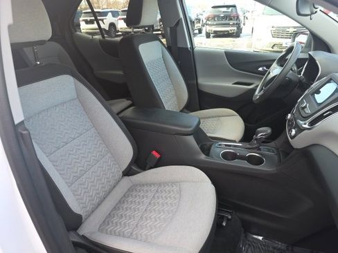 Used 2024 Chevrolet Equinox LS image 10