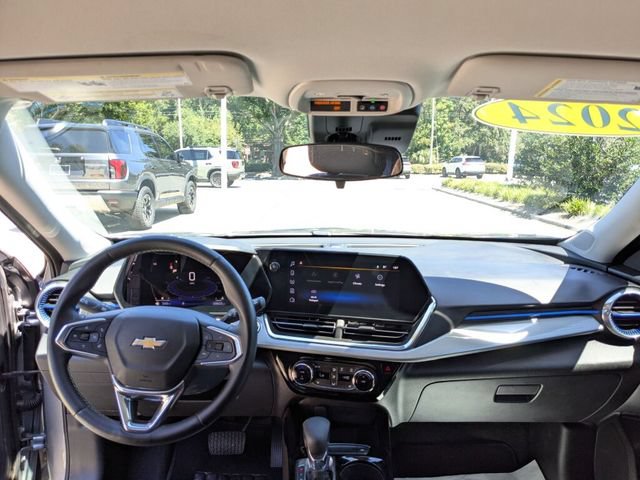 Used 2024 Chevrolet Trax LT w/ Driver Confidence Package FWD image 14