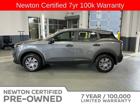 Used 2025 Nissan Kicks S FWD image 3