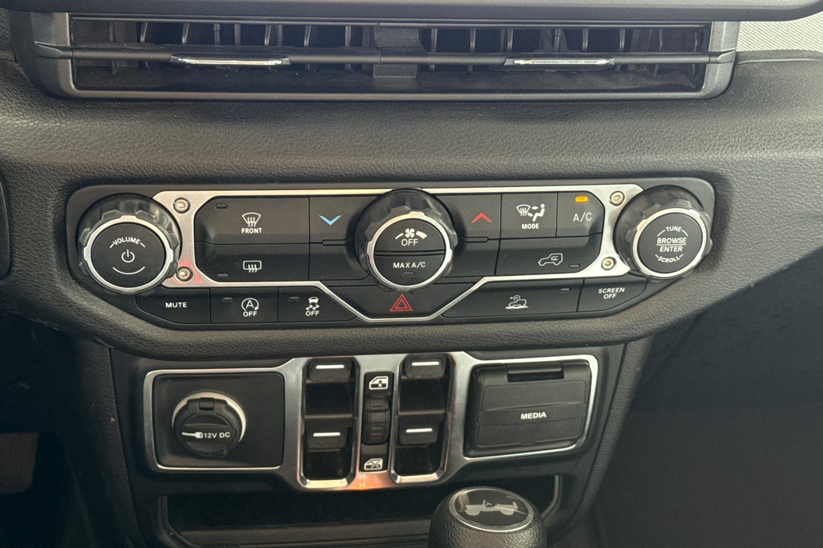 Used 2024 Jeep Wrangler Unlimited Sport AWD/4WD image 30