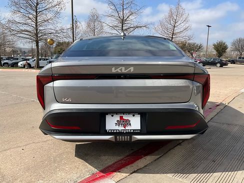 Used 2025 Kia K4 LXS image 7