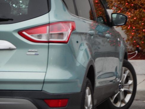 Used 2013 Ford Escape SEL image 16
