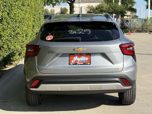 New 2026 Chevrolet Trax LT w/ Driver Confidence Package FWD image 5