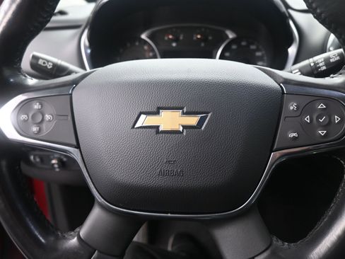 Used 2018 Chevrolet Traverse LT image 16