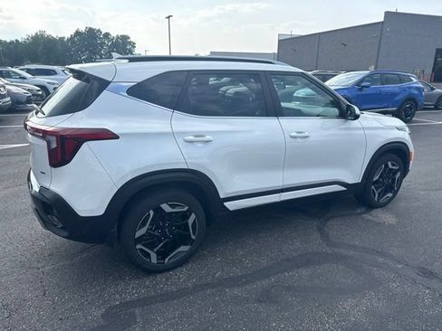 Certified 2024 Kia Seltos SX w/ SX Sunroof Package AWD/4WD image 6