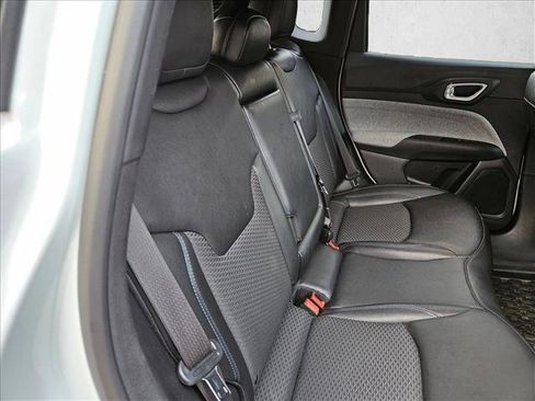 Used 2025 Jeep Compass Latitude image 23