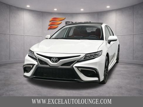 Used 2023 Toyota Camry XSE image 9