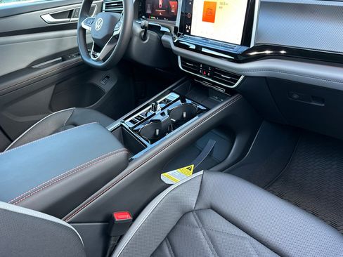 New 2026 Volkswagen Atlas Peak Edition image 16