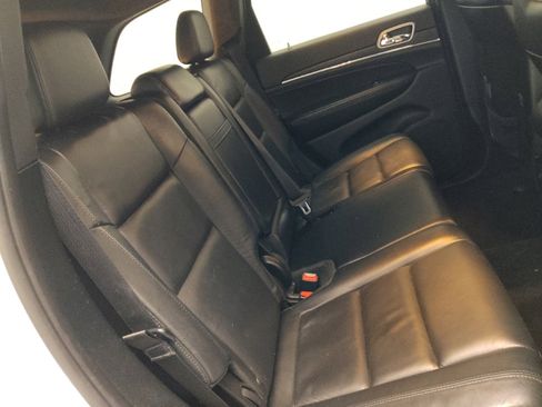 Used 2018 Jeep Grand Cherokee Limited AWD/4WD image 19