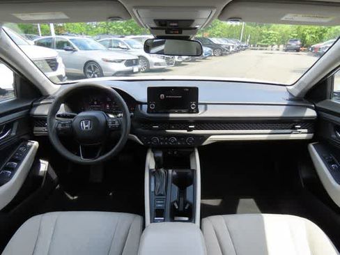 Used 2023 Honda Accord EX image 15