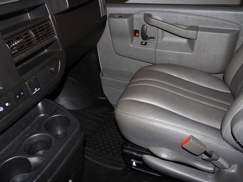 Used 2019 Chevrolet Express 3500 w/ Driver Convenience Package RWD image 42