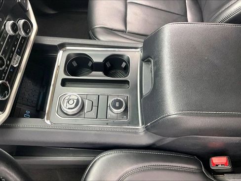 Used 2024 Ford Expedition Max XLT image 15