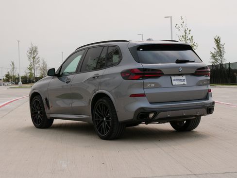 Used 2026 BMW X5 xDrive40i w/ M Sport Package AWD/4WD image 7
