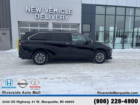 Used 2024 Toyota Sienna XLE image 10