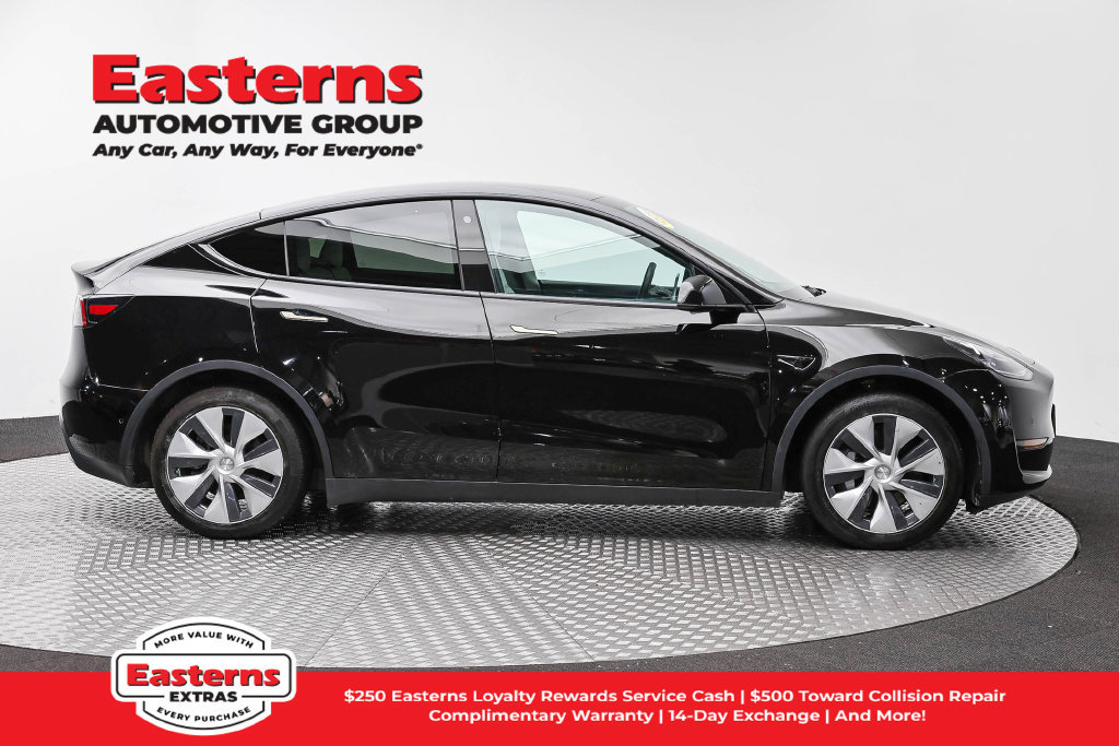 Used 2022 Tesla Model Y Long Range AWD/4WD image 5