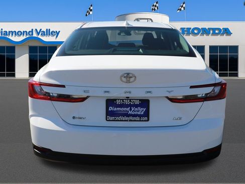Used 2025 Toyota Camry LE image 5