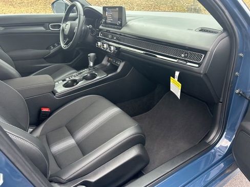 Used 2025 Honda Civic Sport image 33
