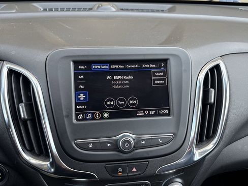 Used 2023 Chevrolet Equinox LT image 36