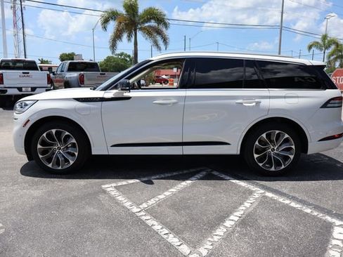 Used 2023 Lincoln Aviator Grand Touring w/ Equipment Group 301A AWD/4WD image 4