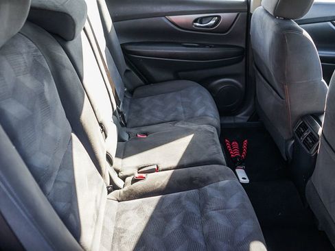 Used 2015 Nissan Rogue S FWD image 19