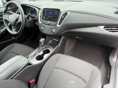 Used 2024 Chevrolet Malibu LT FWD image 17