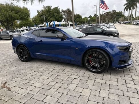Used 2019 Chevrolet Camaro SS RWD image 15