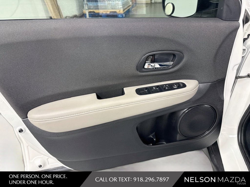 Used 2022 Honda HR-V LX image 16