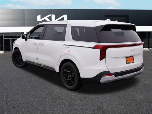 New 2026 Kia Carnival FWD image 5