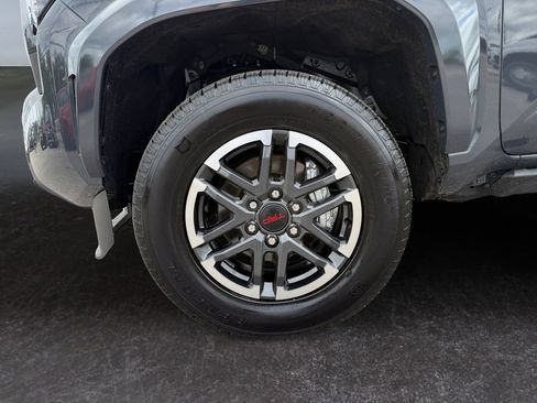 Used 2025 Toyota Tacoma TRD Sport w/ TRD Sport Premium Package AWD/4WD image 9