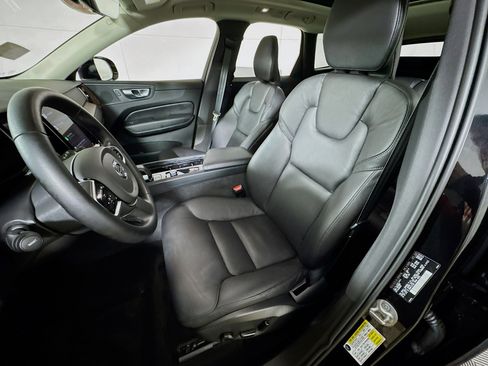 Used 2023 Volvo XC60 B5 Plus w/ Climate Package image 15