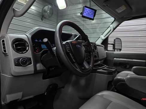 Used 2022 Ford E-350 and Econoline 350 Super Duty w/ Power Windows & Locks Group RWD image 15