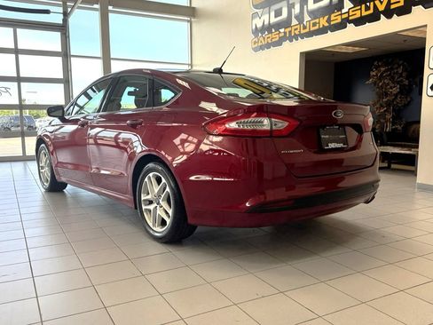 Used 2015 Ford Fusion SE FWD image 4