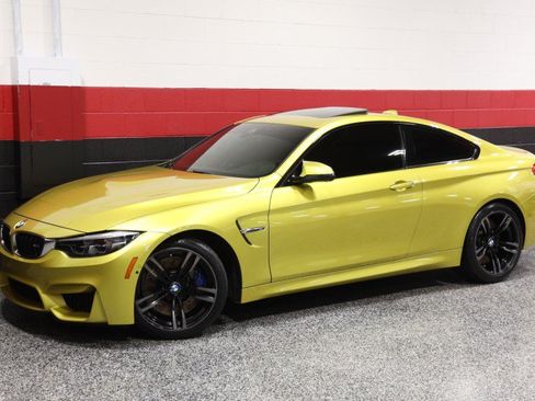 Used 2019 BMW M4 Coupe w/ Executive Package RWD image 18