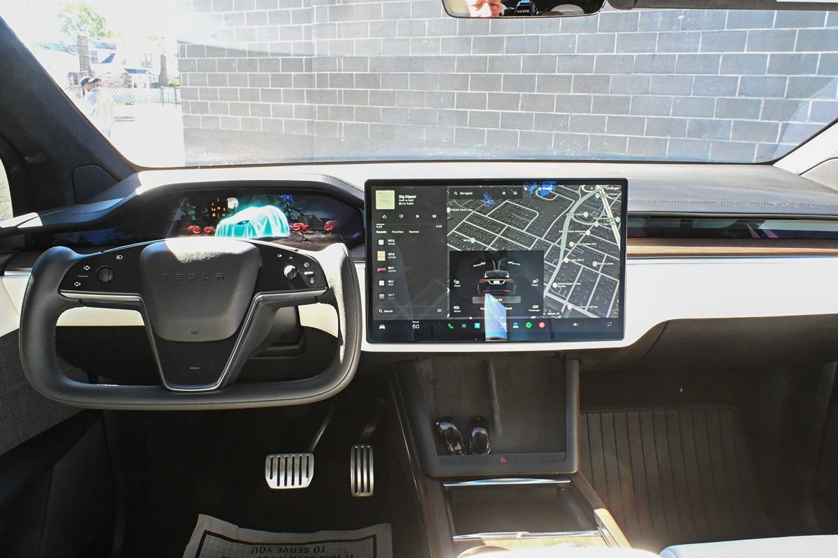 Used 2022 Tesla Model X AWD/4WD image 18
