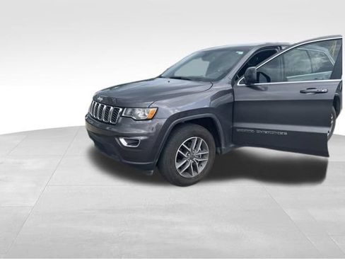 Used 2020 Jeep Grand Cherokee Laredo w/ Laredo X Package RWD image 27