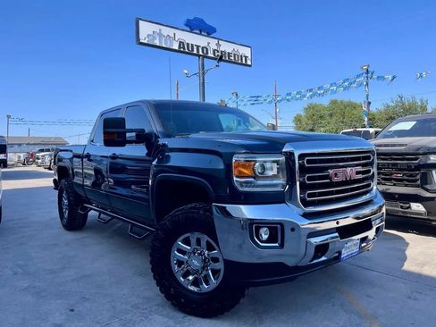 Used 2017 GMC Sierra 2500 SLE w/ HD SLE Preferred Plus Package AWD/4WD image 1
