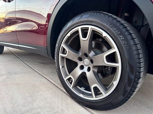 Used 2017 Maserati Levante S image 37