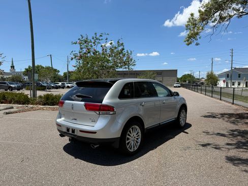 Used 2013 Lincoln MKX AWD image 6