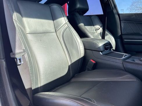 Used 2018 Dodge Charger GT image 28