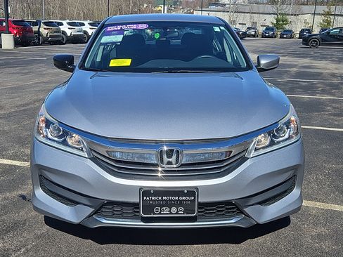 Used 2017 Honda Accord LX image 2